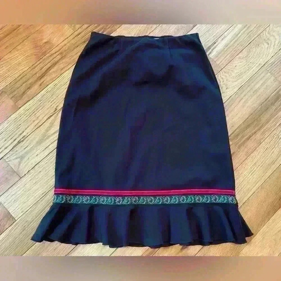Hanna Andersson Dresses & Skirts - Hanna Andersson Women’s Black Ruffle Pencil Midi Skirt Embroidered Size Small
